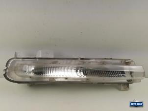 Begagnade Dagsljus höger Volvo V40 (MV) 1.6 T2 GTDi 16V Pris € 34,95 Marginaltabell erbjuds av Auto Rima Druten