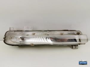 Begagnade Dagsljus höger Volvo V40 (MV) 1.5 T3 16V Geartronic Pris € 34,95 Marginaltabell erbjuds av Auto Rima Druten