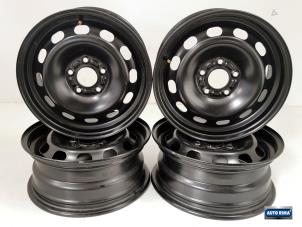 Gebruikte Velgen set Volvo V50 (MW) 1.6 D2 16V Prijs € 79,95 Margeregeling aangeboden door Auto Rima Druten