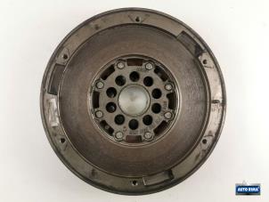 Gebruikte Dubbele massa vliegwiel Volvo V70 (BW) 2.0 D4 16V Prijs € 124,95 Margeregeling aangeboden door Auto Rima Druten