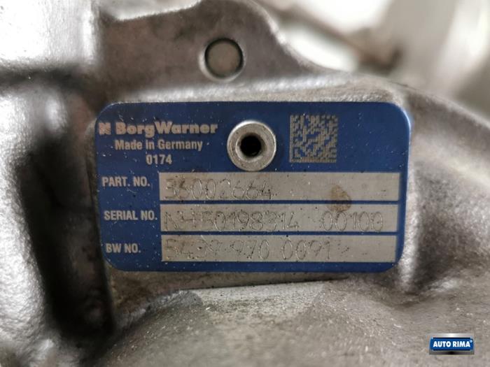 Turbo från en Volvo XC70 (BZ) 2.4 D5 20V 205 AWD 2011