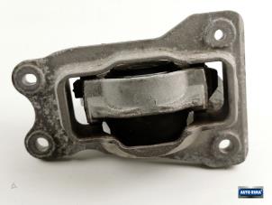 Gebruikte Motorsteun Volvo XC90 II 2.0 T8 16V Twin Engine AWD Prijs € 74,95 Margeregeling aangeboden door Auto Rima Druten