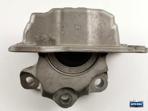 Begagnade Motorfäste Volvo S60 III (ZS) 2.0 B3 16V Mild Hybrid Geartronic Pris € 49,95 Marginaltabell erbjuds av Auto Rima Druten