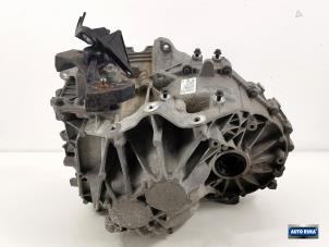 Gebruikte Versnellingsbak Volvo V60 I (FW/GW) 2.0 D2 16V Prijs € 499,95 Margeregeling aangeboden door Auto Rima Druten