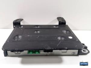 Używane Wzmacniacz radiowy Volvo V60 I (FW/GW) 2.0 D3 20V Cena € 49,95 Procedura marży oferowane przez Auto Rima Druten