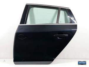 Begagnade Bakdörr, 4-dörrars, vänster Volvo V60 I (FW/GW) 2.4 D6 20V Plug-in Hybrid AWD Pris € 249,95 Marginaltabell erbjuds av Auto Rima Druten