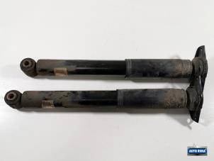 Gebruikte Schokbreker set Volvo V60 I (FW/GW) 2.0 D2 16V Prijs € 74,95 Margeregeling aangeboden door Auto Rima Druten