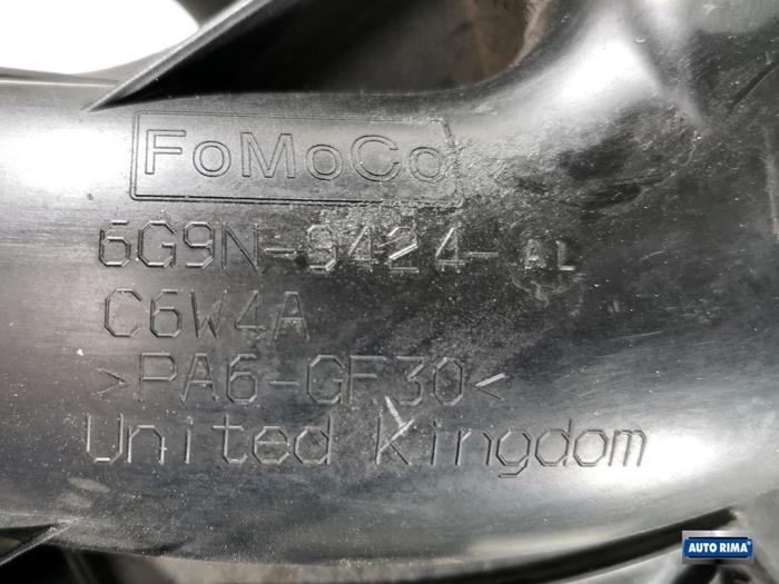 Insugsrör från en Volvo XC60 I (DZ) 3.2 24V AWD 2010