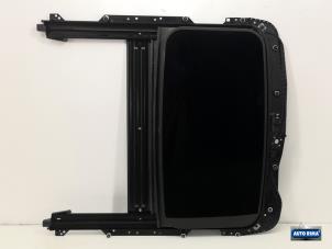 Gebruikte Schuifdak Volvo V70 (BW) 2.0 T5 16V Prijs € 149,95 Margeregeling aangeboden door Auto Rima Druten