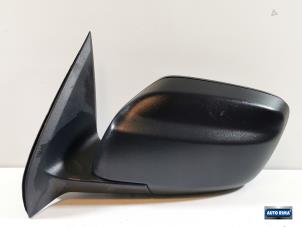 Begagnade Skärmspegel, vänster Volvo XC90 I 2.4 D5 20V Pris € 149,95 Marginaltabell erbjuds av Auto Rima Druten