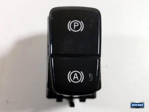 Gebruikte Handrem schakelaar Volvo XC40 (XZ) 1.5 T3 12V Prijs € 39,95 Margeregeling aangeboden door Auto Rima Druten