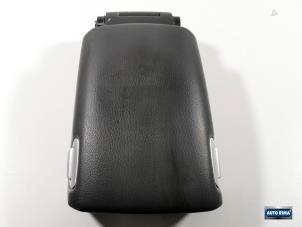 Begagnade Armstöd Volvo S60 I (RS/HV) 2.0 T 20V Pris € 49,95 Marginaltabell erbjuds av Auto Rima Druten