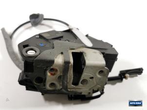 Begagnade Dörrlåsmekanism, 4-dörrars, vänster bak Volvo V60 I (FW/GW) 1.6 T4 16V Flexifuel Pris € 49,95 Marginaltabell erbjuds av Auto Rima Druten