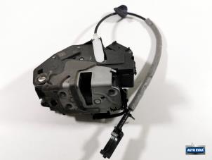 Begagnade Dörrlåsmekanism, 4-dörrars, vänster bak Volvo V60 I (FW/GW) 1.6 T4 16V Flexifuel Pris € 49,95 Marginaltabell erbjuds av Auto Rima Druten