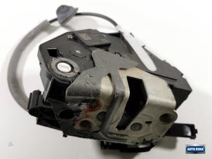 Begagnade Dörrlåsmekanism, 4-dörrars, vänster bak Volvo V60 I (FW/GW) 1.6 T4 16V Flexifuel Pris € 49,95 Marginaltabell erbjuds av Auto Rima Druten