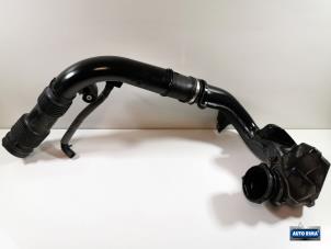 Begagnade Luftintagsslang Volvo V60 II (ZW) 2.0 D3 16V Pris € 74,95 Marginaltabell erbjuds av Auto Rima Druten