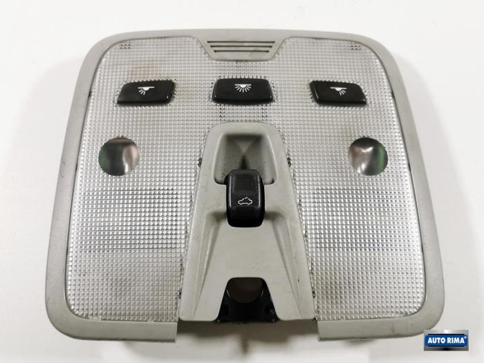 Innerbelysning, fram från en Volvo V70 (SW) 2.4 20V 140 2001