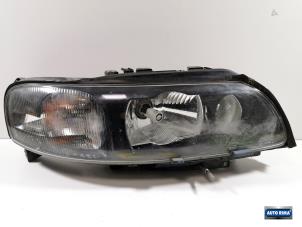 Gebruikte Koplamp rechts Volvo XC70 (SZ) XC70 2.5 T 20V Prijs € 349,95 Margeregeling aangeboden door Auto Rima Druten