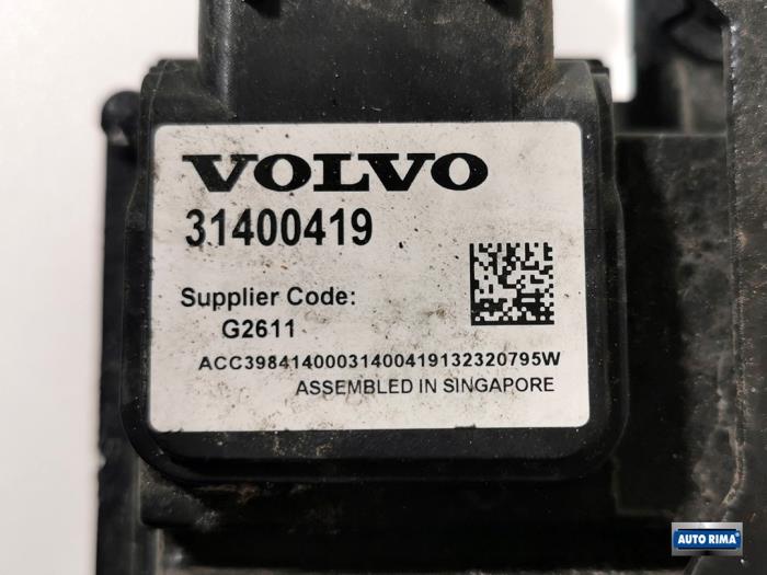 Adaptiv farthållare, sensor (avstånd) från en Volvo V40 (MV) 1.6 T2 GTDi 16V 2015