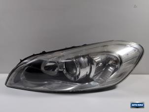 Gebruikte Koplamp links Volvo C70 (MC) 2.0 D3 20V Prijs € 174,95 Margeregeling aangeboden door Auto Rima Druten