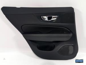 Begagnade List, bakdörr, 4-dörrars, vänster Volvo V60 II (ZW) 2.0 T4 16V Pris € 199,95 Marginaltabell erbjuds av Auto Rima Druten