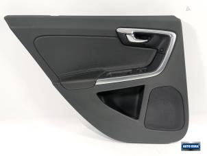 Begagnade List, bakdörr, 4-dörrars, vänster Volvo V60 I (FW/GW) 2.0 T5 16V Pris € 74,95 Marginaltabell erbjuds av Auto Rima Druten