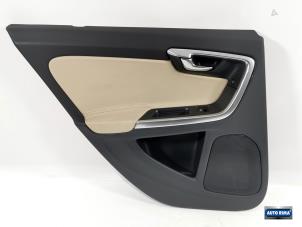 Begagnade List, bakdörr, 4-dörrars, vänster Volvo V60 I (FW/GW) 2.0 T5 16V Pris € 74,95 Marginaltabell erbjuds av Auto Rima Druten