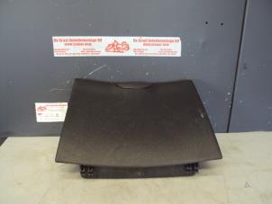 Używane Schowek w desce rozdzielczej Toyota Yaris Verso (P2) 1.3 16V Cena na żądanie oferowane przez de Graaf autodemontage B.V.