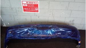 Nya Främre stötfångare Hyundai H100 Pris på förfrågan erbjuds av de Graaf autodemontage B.V.