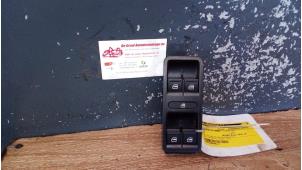 Begagnade Flerfunktionsbrytare, fönster Volkswagen Polo V (6R) 1.2 TDI 12V BlueMotion Pris € 25,00 Marginaltabell erbjuds av de Graaf autodemontage B.V.