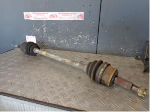 Gebruikte Steekas links-achter Hyundai Tucson (JM) 2.0 16V CVVT 4x4 Prijs op aanvraag aangeboden door de Graaf autodemontage B.V.