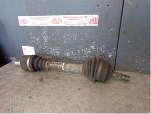 Begagnade Drivaxel, vänster fram Peugeot Partner 1.6 HDI 90 16V Pris på förfrågan erbjuds av de Graaf autodemontage B.V.