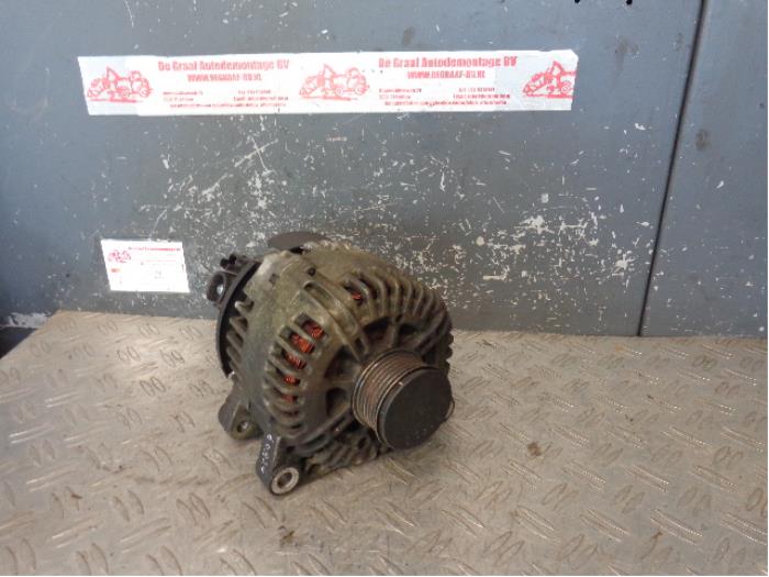 Dynamo från en Peugeot Partner 1.6 HDI 90 16V 2007