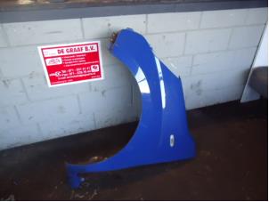 Begagnade Framskärm, vänster Fiat Fiorino (225) 1.3 JTD 16V Multijet Pris på förfrågan erbjuds av de Graaf autodemontage B.V.