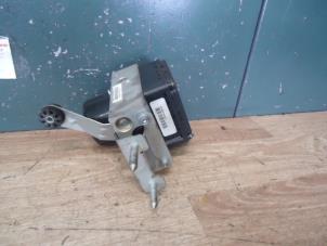 Używane Pompa ABS BMW 3 serie (E46/2) 320 Ci 24V Cena € 50,00 Procedura marży oferowane przez de Graaf autodemontage B.V.