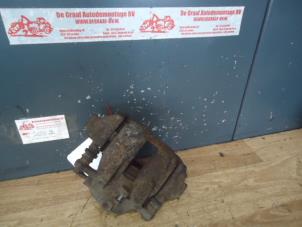 Begagnade Främre bromsok, höger Mercedes A-Klasse Pris € 40,00 Marginaltabell erbjuds av de Graaf autodemontage B.V.