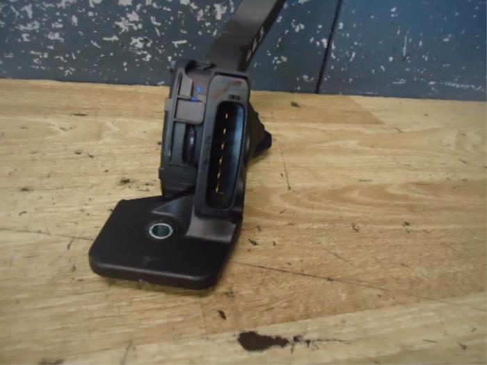 Gaspedalsensor från en Mitsubishi Space Star (A0) 1.2 12V 2021