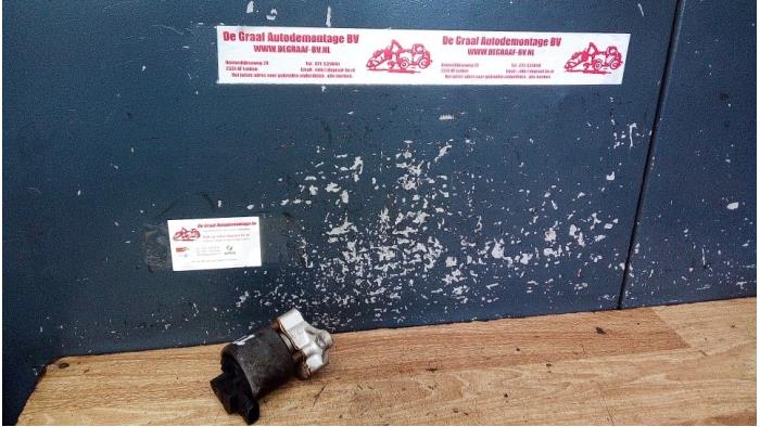 EGR Klep van een Opel Omega B (25/26/27) 2.5i V6 24V 2001