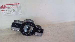 Begagnade Ljusbrytare Mercedes S (W221) 3.0 S-320 CDI 24V Pris € 75,00 Marginaltabell erbjuds av de Graaf autodemontage B.V.