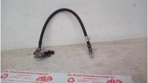 Używane Biegun akumulator Opel Corsa D 1.3 CDTi 16V ecoFLEX Cena € 25,00 Procedura marży oferowane przez de Graaf autodemontage B.V.