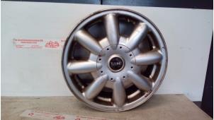 Gebruikte Velg BMW Mini One/Cooper (R50) 1.6 16V Cooper Prijs € 50,00 Margeregeling aangeboden door de Graaf autodemontage B.V.