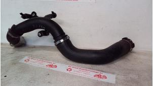Begagnade Laddluftkylarrör Renault Clio IV (5R) 0.9 Energy TCE 90 12V Pris € 30,00 Marginaltabell erbjuds av de Graaf autodemontage B.V.