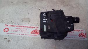 Gebruikte Ruitenwis Schakelaar Renault Kangoo Express (FW) 1.5 dCi 90 FAP Prijs € 30,00 Margeregeling aangeboden door de Graaf autodemontage B.V.