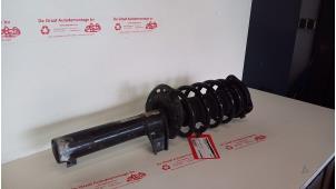 Begagnade Stötdämparstång, höger fram Volkswagen Caddy Pris € 40,00 Marginaltabell erbjuds av de Graaf autodemontage B.V.