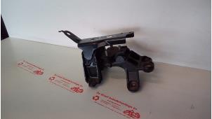 Gebruikte Motorsteun Citroen C1 1.0 12V VVT-i Prijs € 50,00 Margeregeling aangeboden door de Graaf autodemontage B.V.