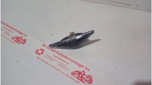 Begagnade Indikatorglas, vänster fram Ford Focus 1 Wagon 1.8 16V Pris € 5,00 Marginaltabell erbjuds av de Graaf autodemontage B.V.