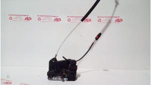 Gebruikte Deurslot Mechaniek 4Deurs links-achter Opel Astra G Caravan (F35) 1.6 GL,Club,Sport,CDX Prijs € 30,00 Margeregeling aangeboden door de Graaf autodemontage B.V.