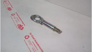 Gebruikte Sleepoog voor Skoda Fabia II (5J) 1.2i Prijs € 12,50 Margeregeling aangeboden door de Graaf autodemontage B.V.