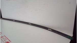 Gebruikte Daklijst links Hyundai i10 (B5) 1.2 16V Prijs € 30,00 Margeregeling aangeboden door de Graaf autodemontage B.V.