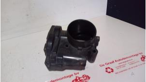 Gebruikte Gasklephuis Peugeot 207 SW (WE/WU) 1.4 16V Vti Prijs € 35,00 Margeregeling aangeboden door de Graaf autodemontage B.V.